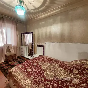 Satılır 4 otaqlı köhnə tikili 90 m²