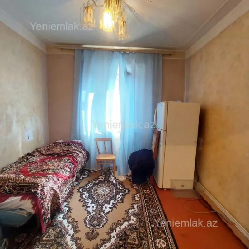 Satılır 4 otaqlı köhnə tikili 90 m²