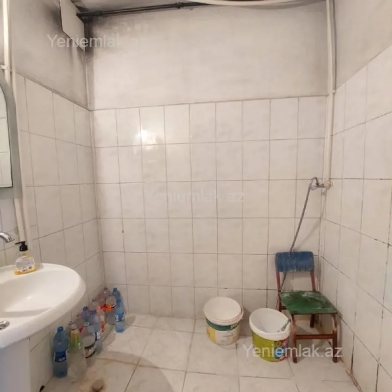Satılır 4 otaqlı köhnə tikili 90 m²