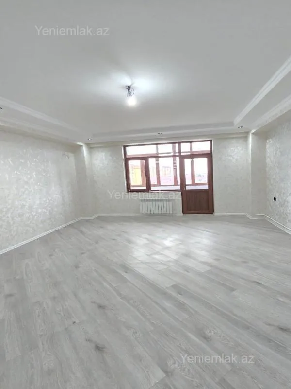 Satılır 3 otaqlı yeni tikili 135 m²