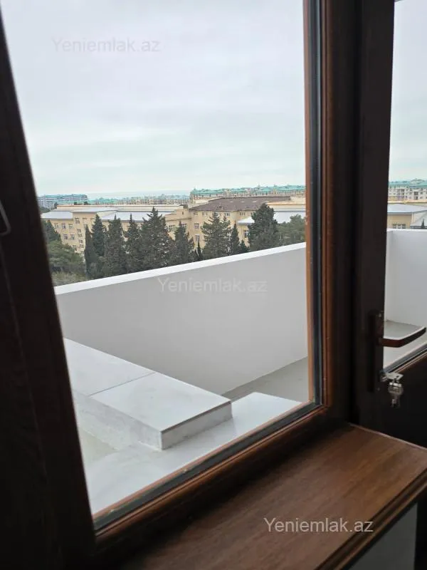 Satılır 3 otaqlı yeni tikili 135 m²