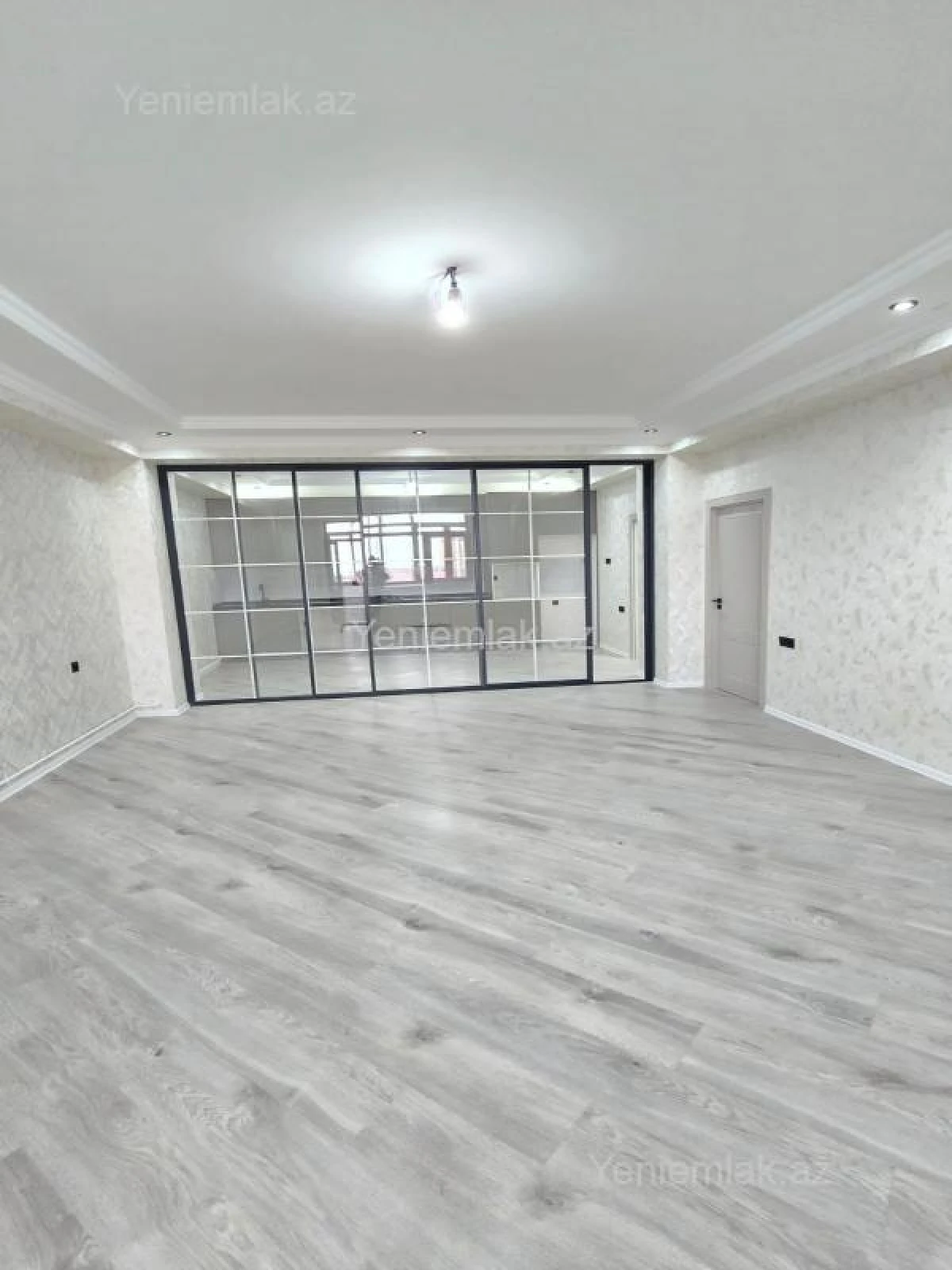 Satılır 3 otaqlı yeni tikili 135 m²
