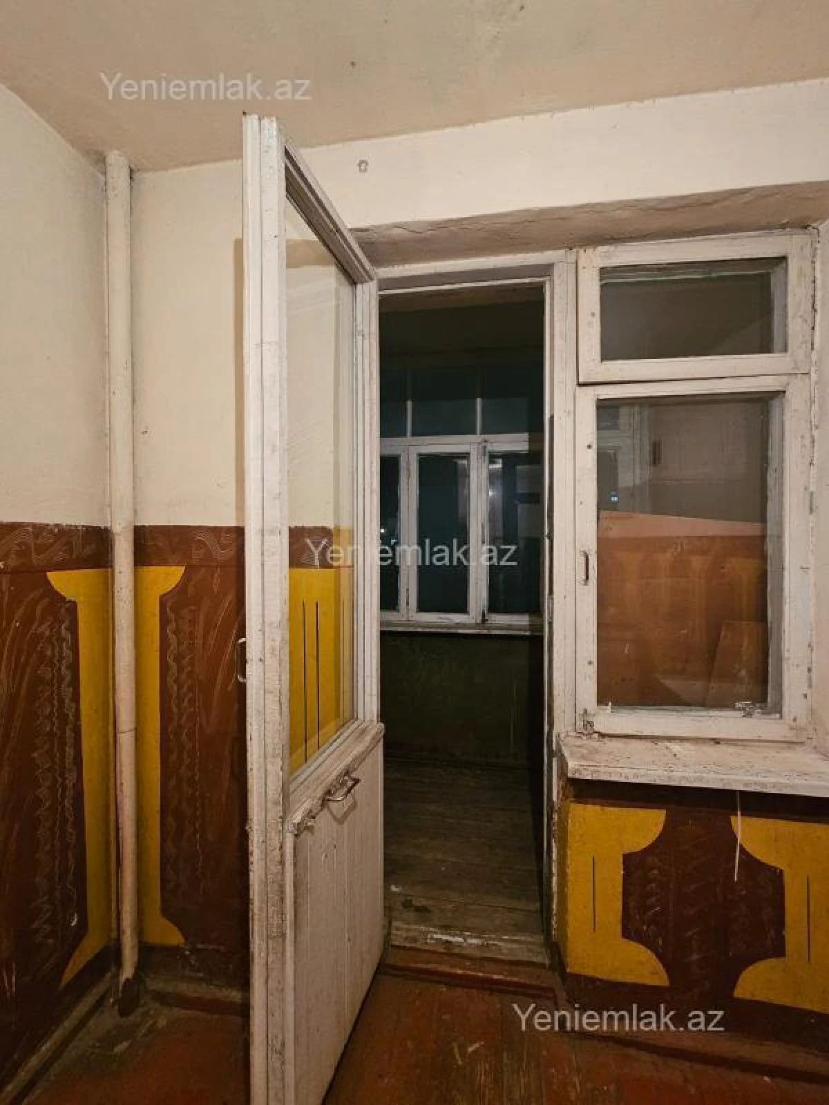 Satılır 2 otaqlı köhnə tikili 56 m²