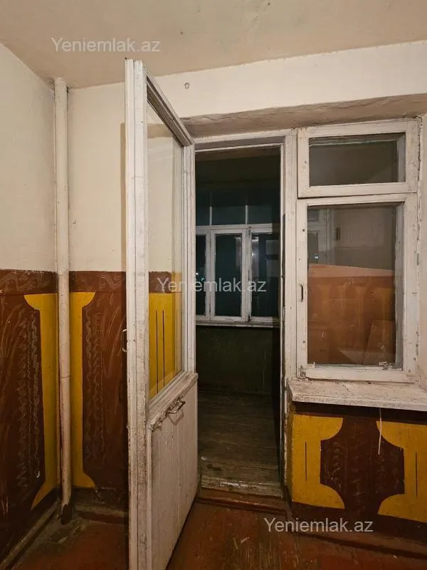 Satılır 2 otaqlı köhnə tikili 56 m²