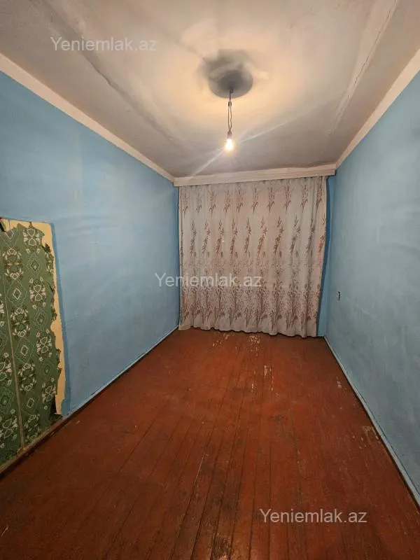 Satılır 2 otaqlı köhnə tikili 56 m²