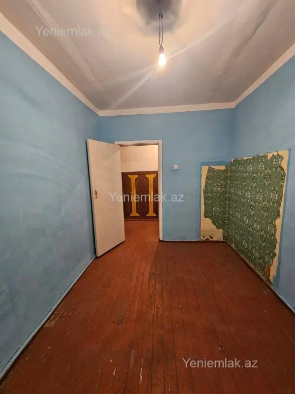 Satılır 2 otaqlı köhnə tikili 56 m²