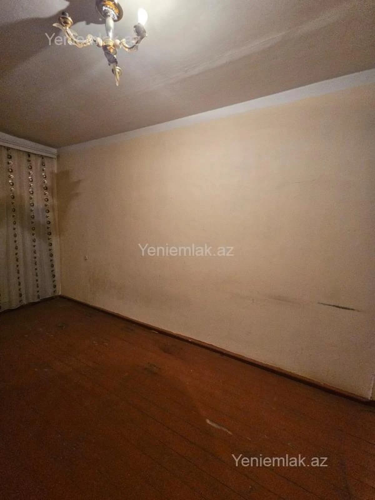 Satılır 2 otaqlı köhnə tikili 56 m²