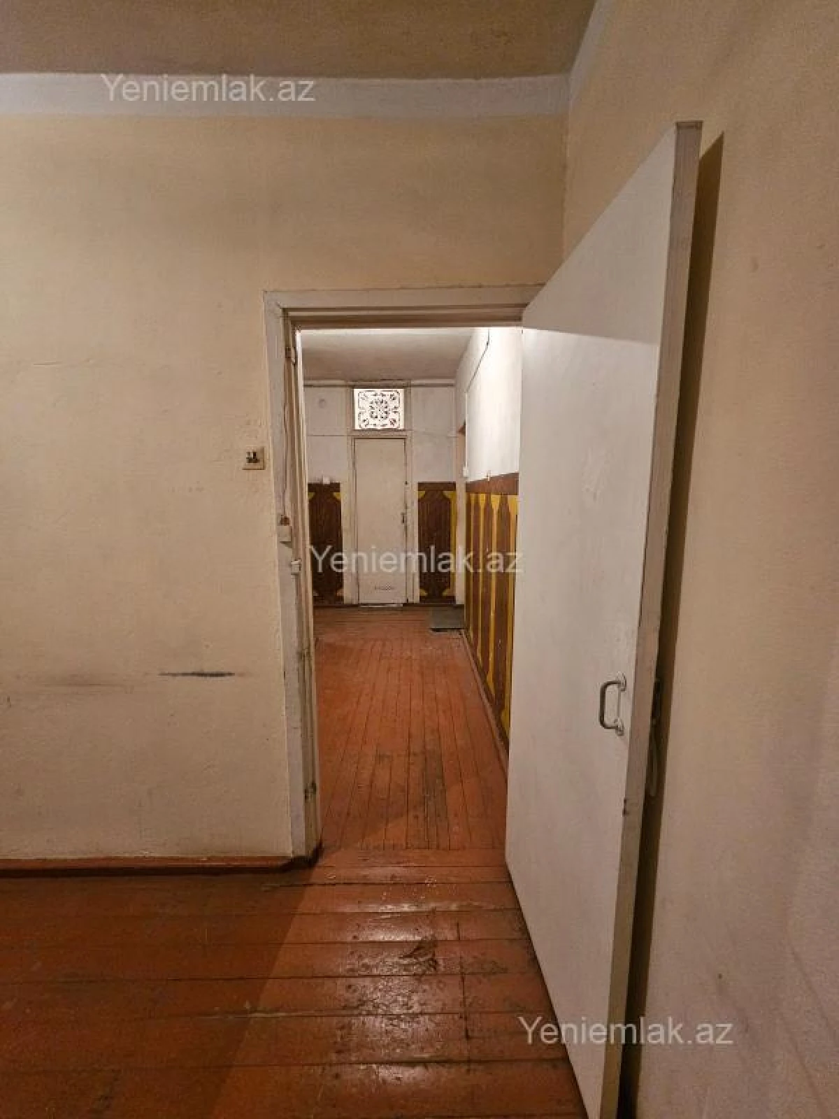 Satılır 2 otaqlı köhnə tikili 56 m²