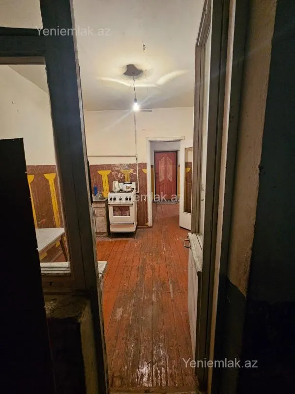 Satılır 2 otaqlı köhnə tikili 56 m²