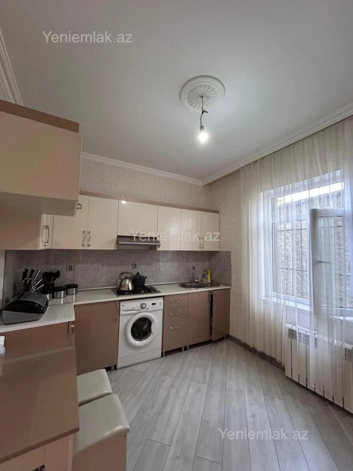 Satılır 4 otaqlı həyət evi 200 m²
