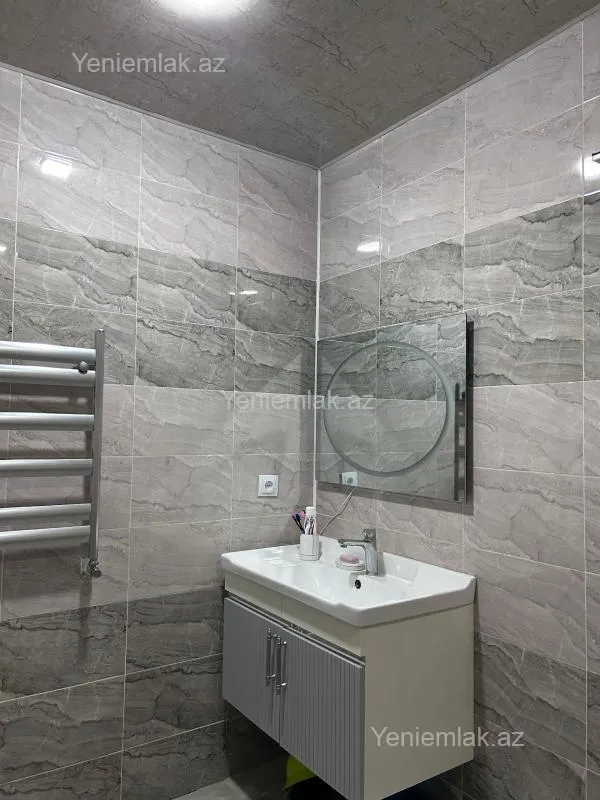 Satılır 4 otaqlı həyət evi 200 m²