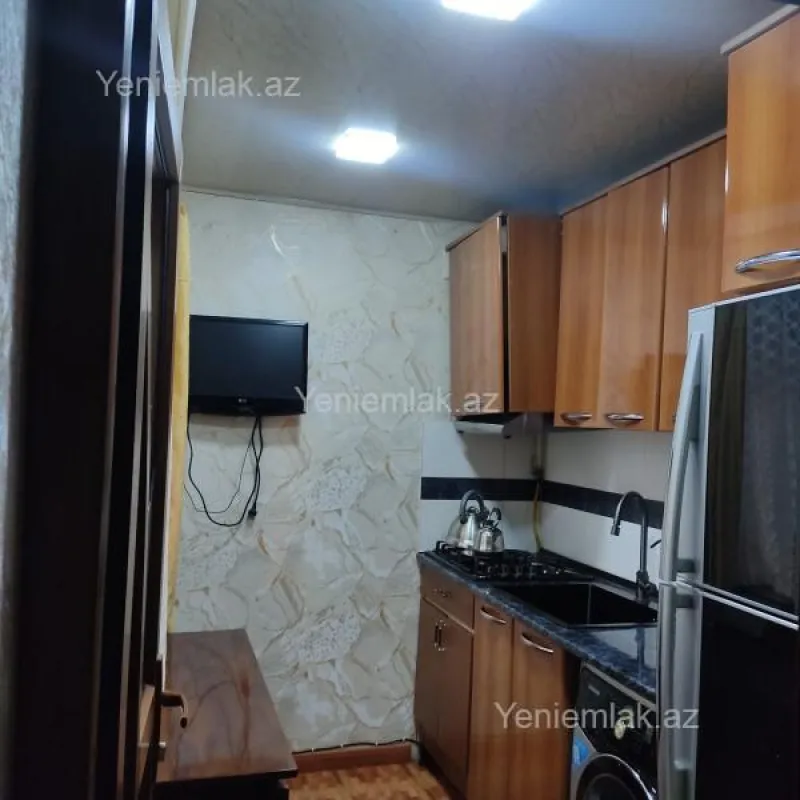 Satılır 2 otaqlı köhnə tikili 42 m²