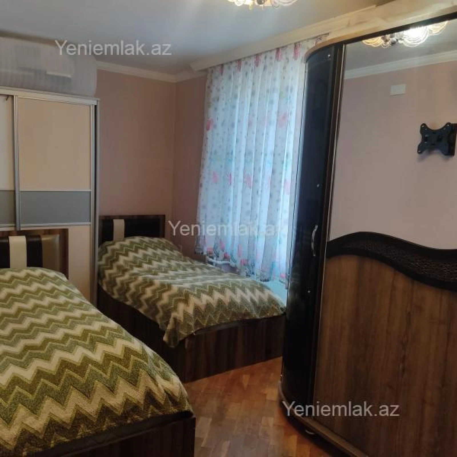 Satılır 2 otaqlı köhnə tikili 42 m²