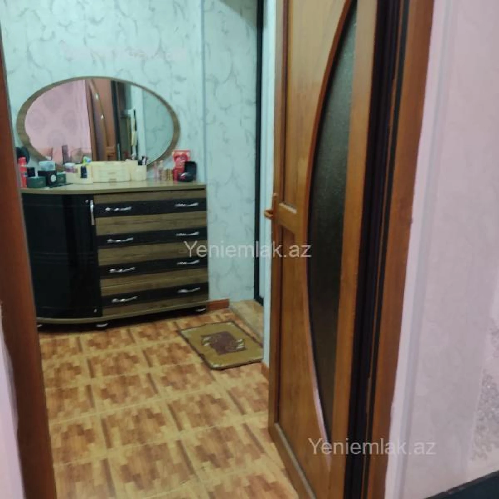 Satılır 2 otaqlı köhnə tikili 42 m²