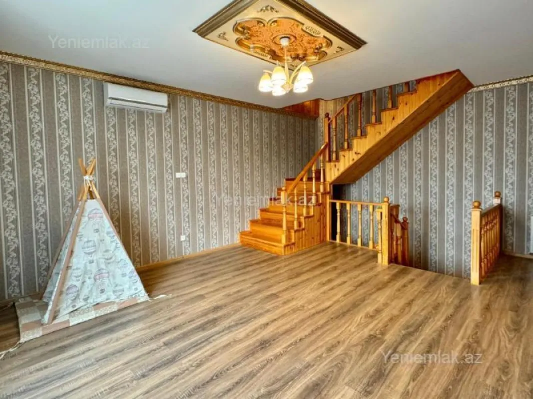 Satılır 7 otaqlı həyət evi 200 m²