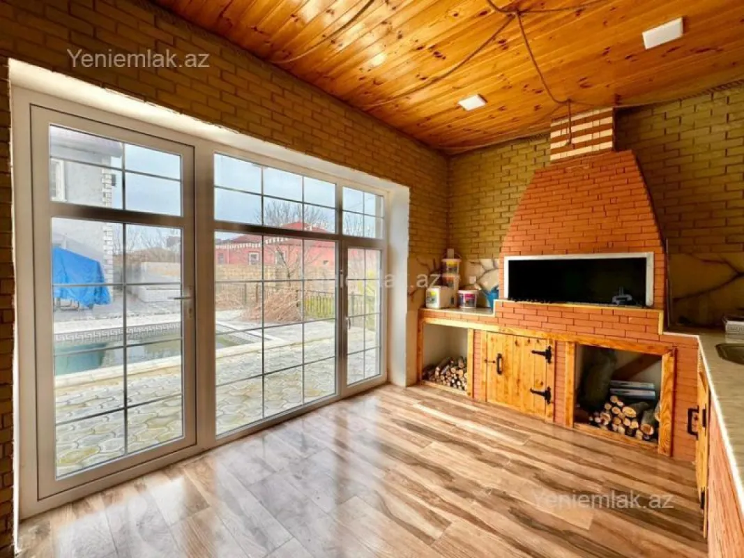 Satılır 7 otaqlı həyət evi 200 m²