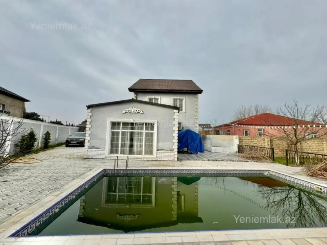 Satılır 7 otaqlı həyət evi 200 m²