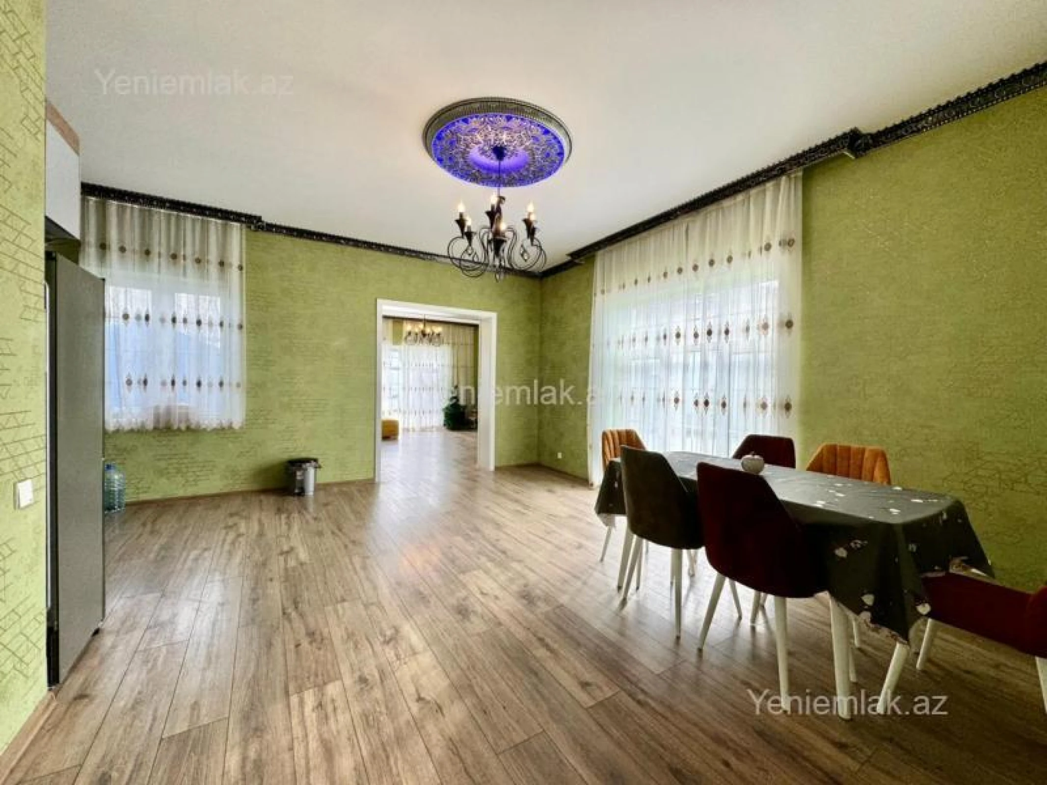 Satılır 7 otaqlı həyət evi 200 m²