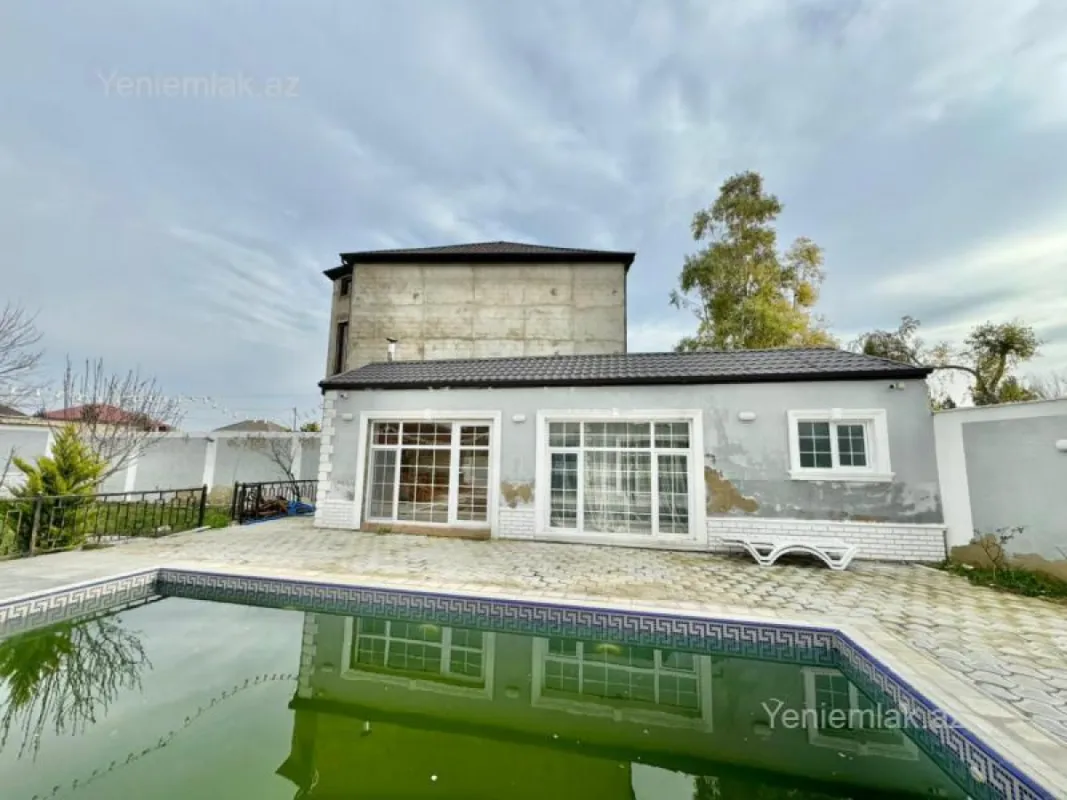 Satılır 7 otaqlı həyət evi 200 m²