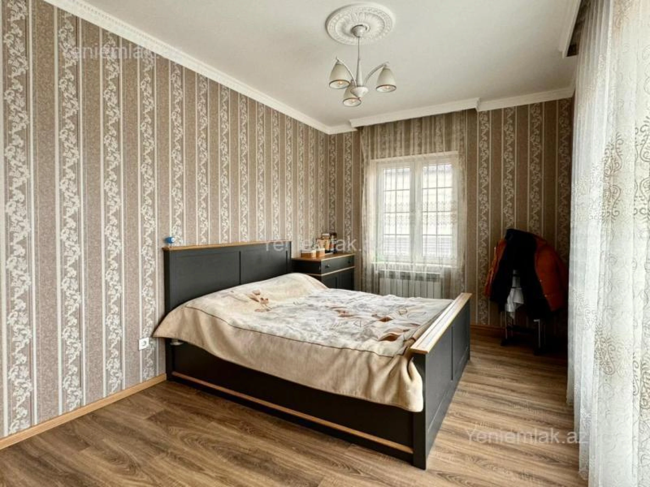 Satılır 7 otaqlı həyət evi 200 m²