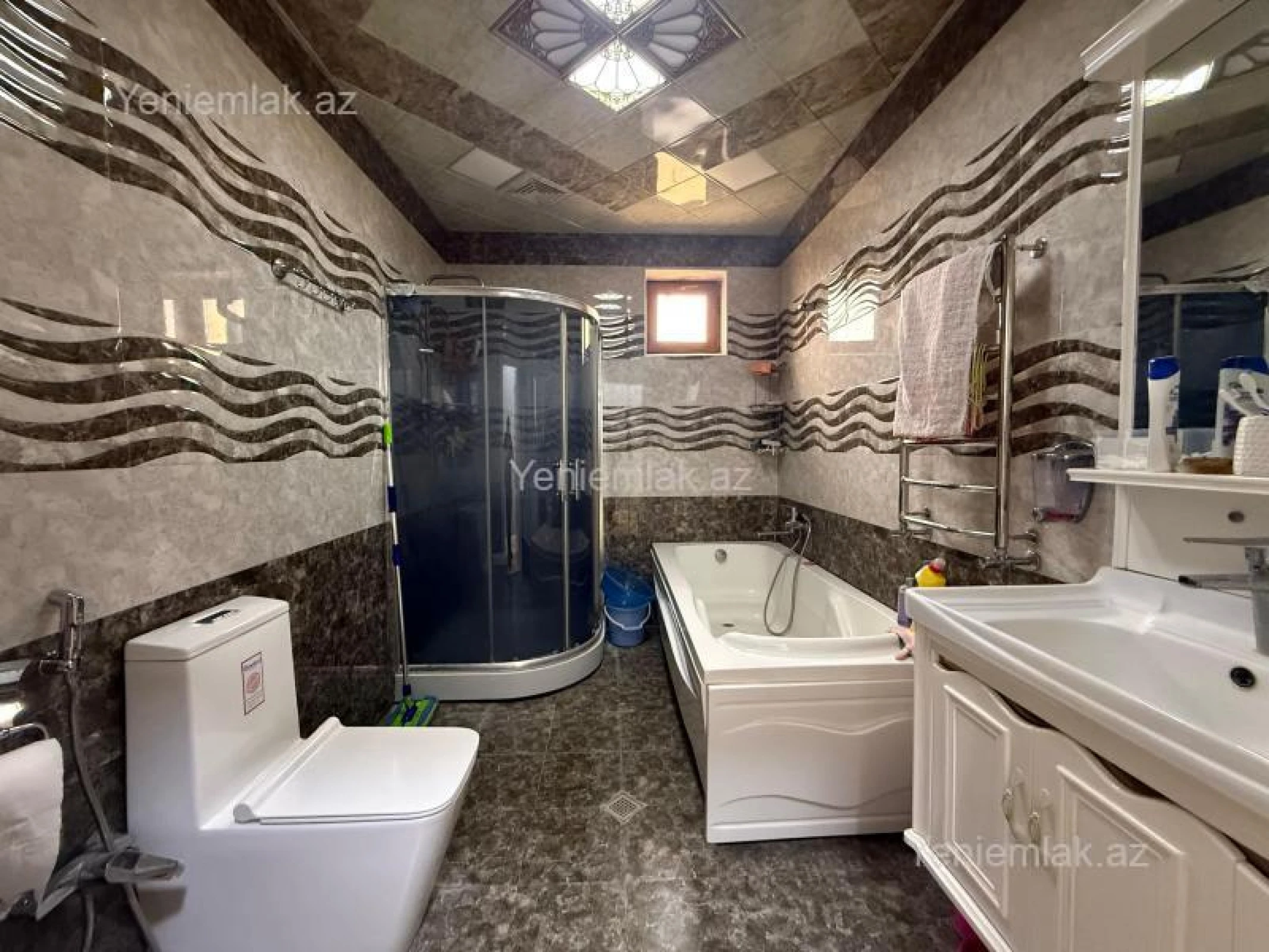 Satılır 4 otaqlı həyət evi 255 m²