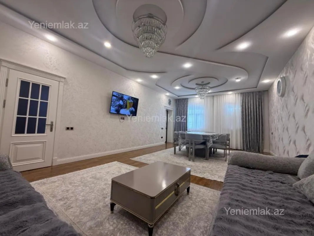 Satılır 4 otaqlı həyət evi 255 m²