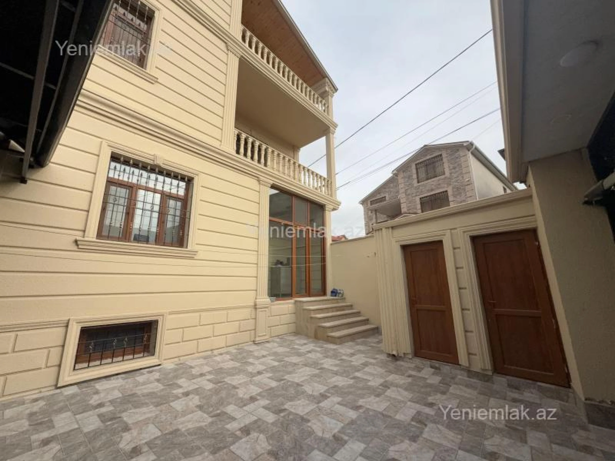 Satılır 4 otaqlı həyət evi 255 m²