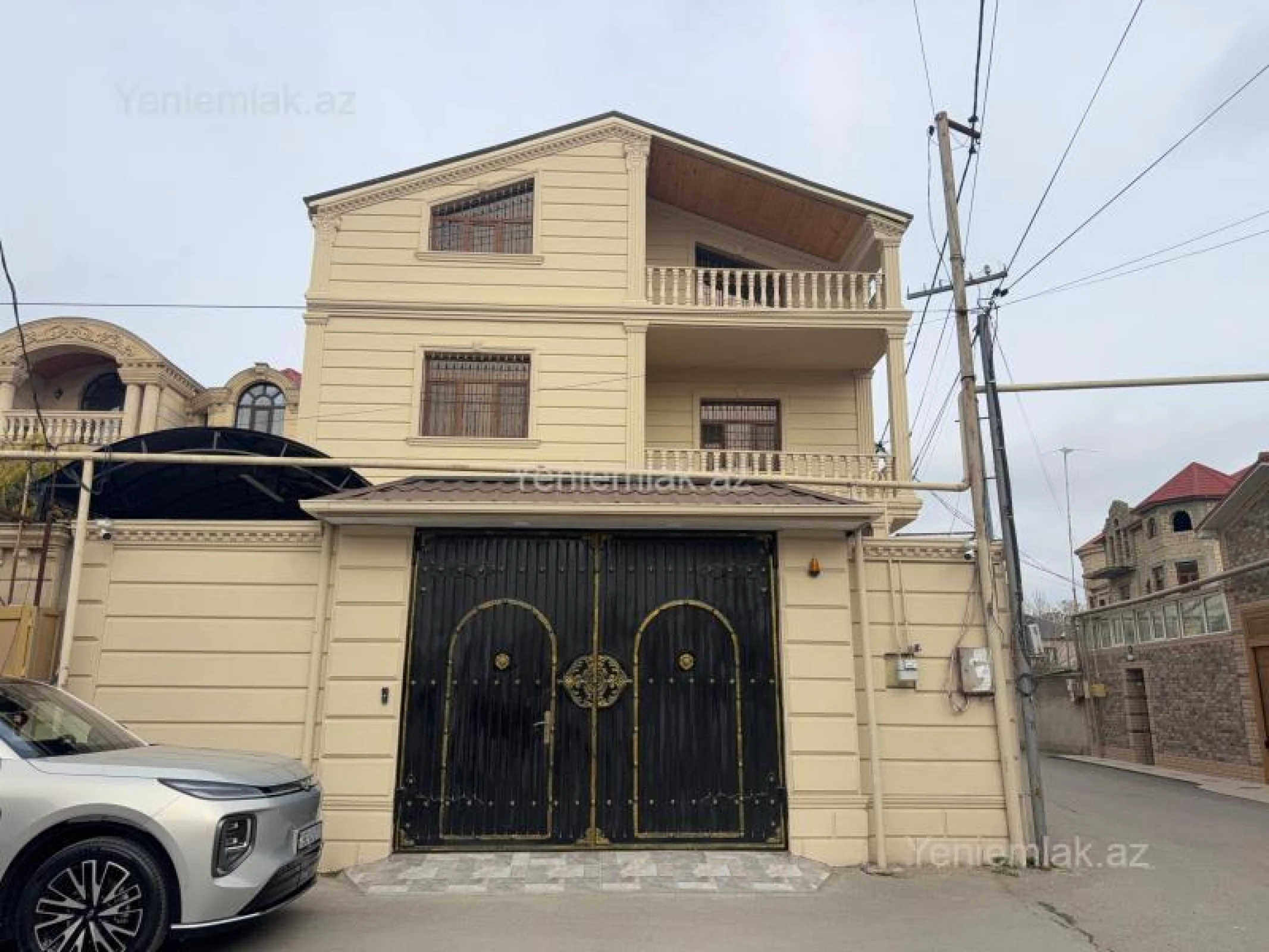 Satılır 4 otaqlı həyət evi 255 m²