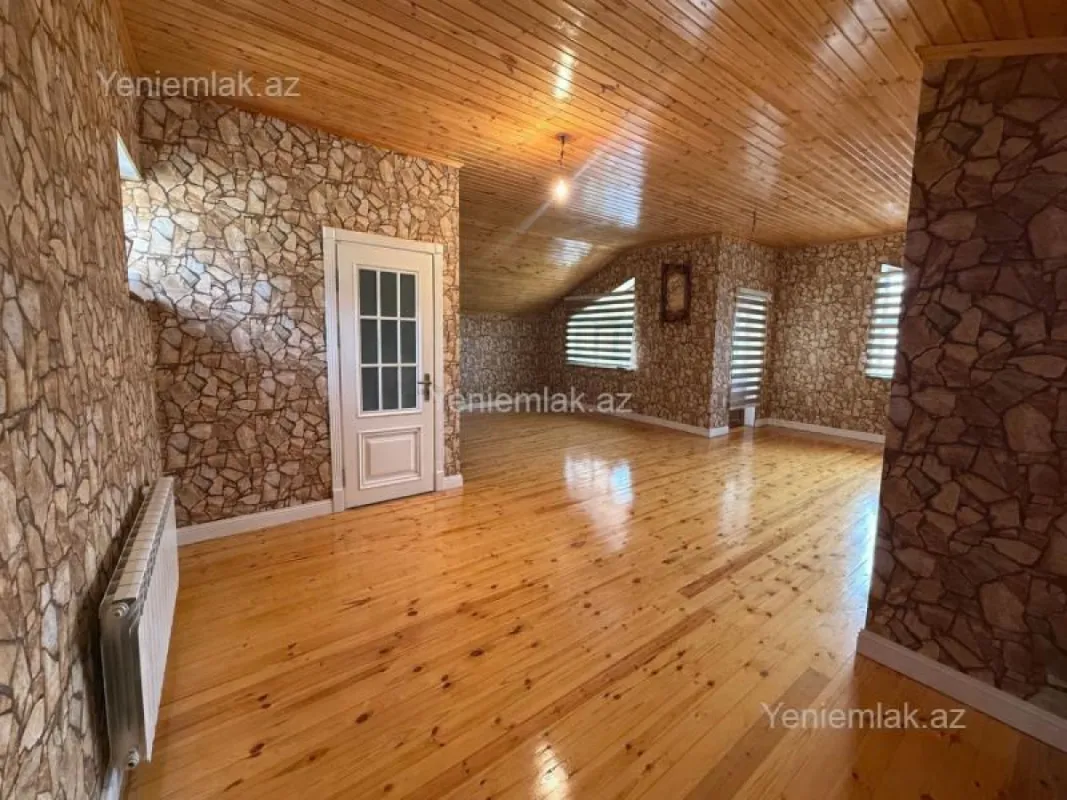 Satılır 4 otaqlı həyət evi 255 m²