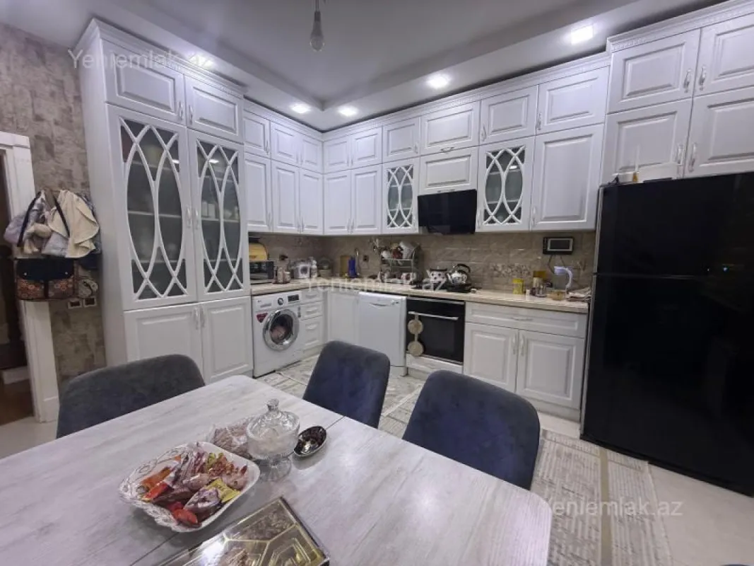 Satılır 4 otaqlı həyət evi 255 m²