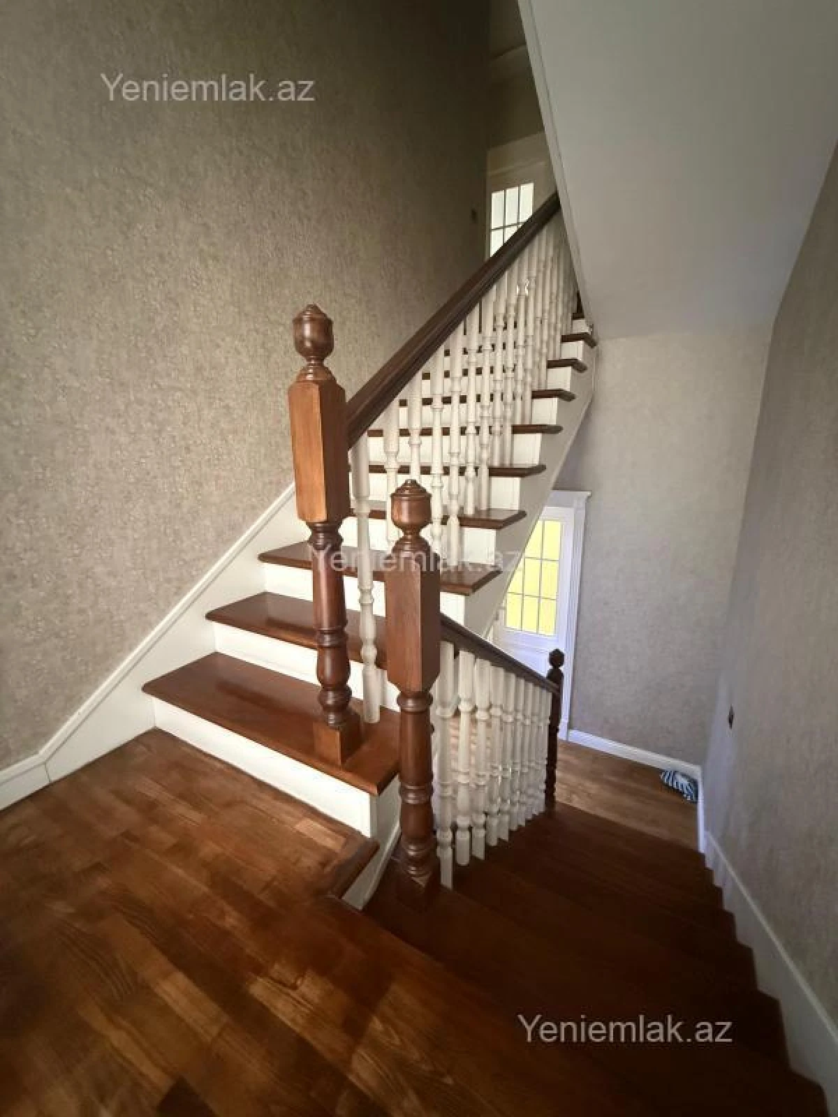 Satılır 4 otaqlı həyət evi 255 m²