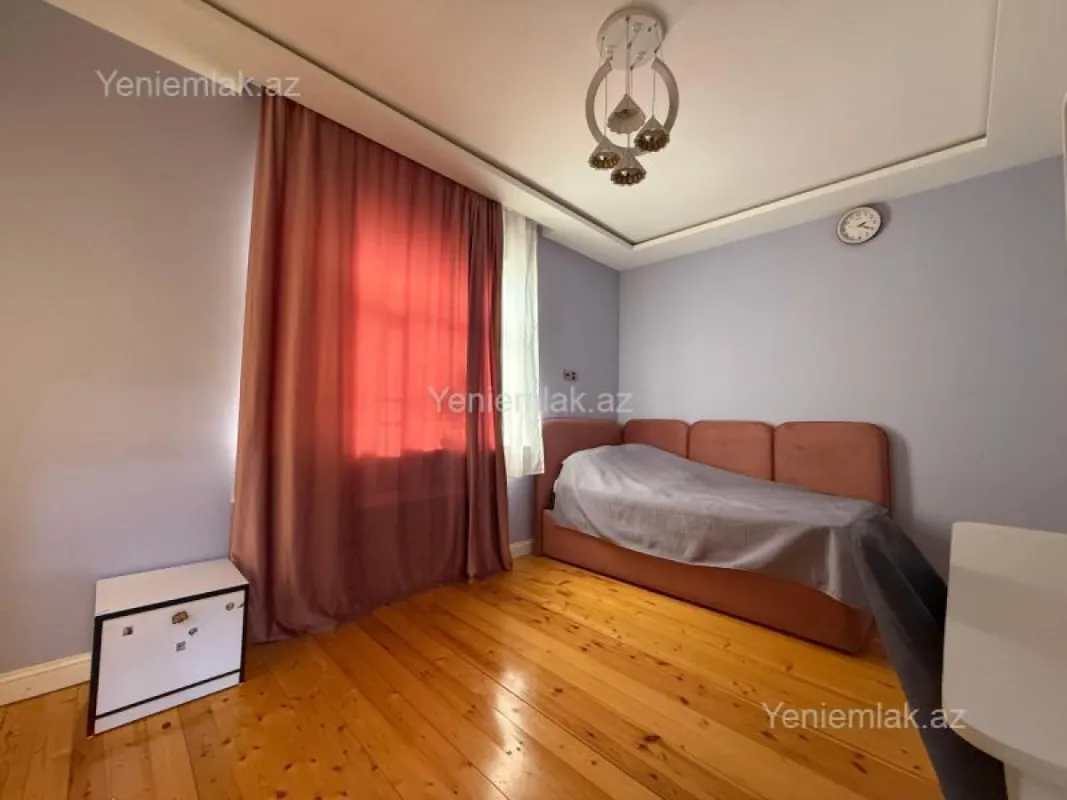 Satılır 4 otaqlı həyət evi 255 m²
