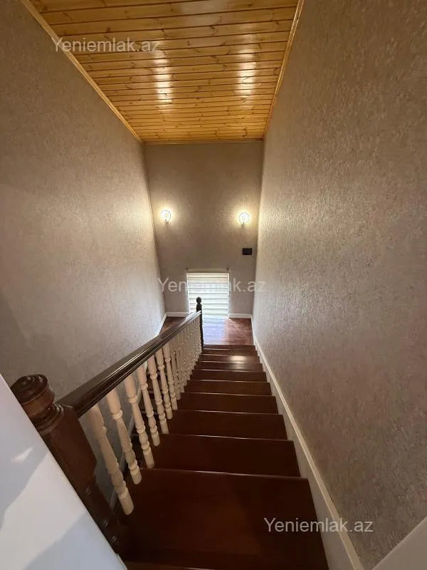 Satılır 4 otaqlı həyət evi 255 m²