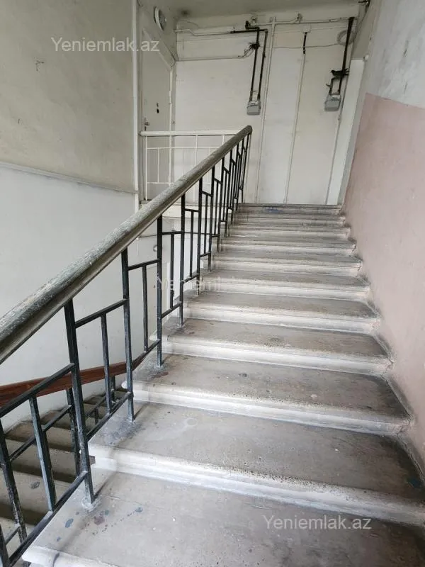 Satılır 2 otaqlı köhnə tikili 55 m²