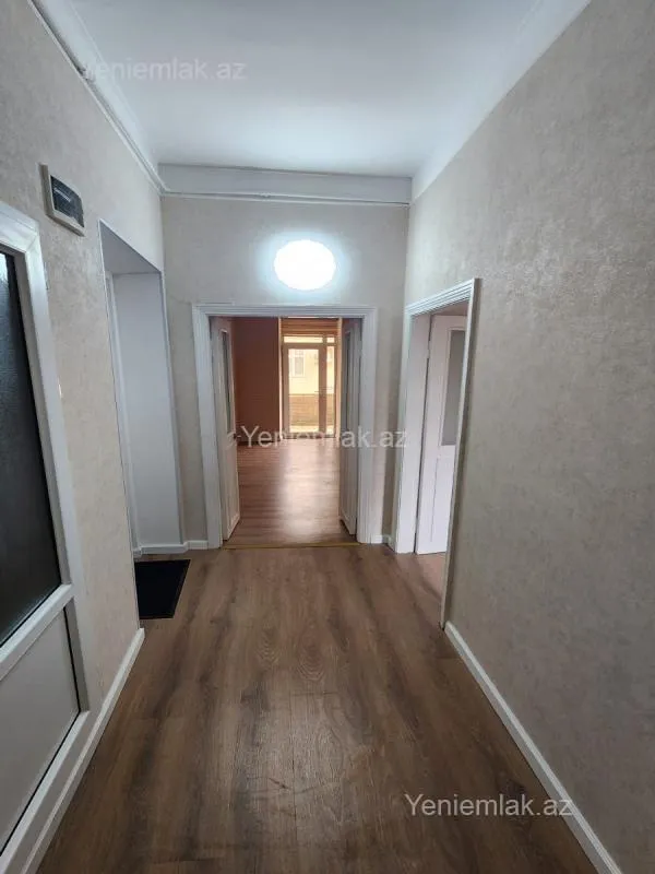 Satılır 2 otaqlı köhnə tikili 55 m²