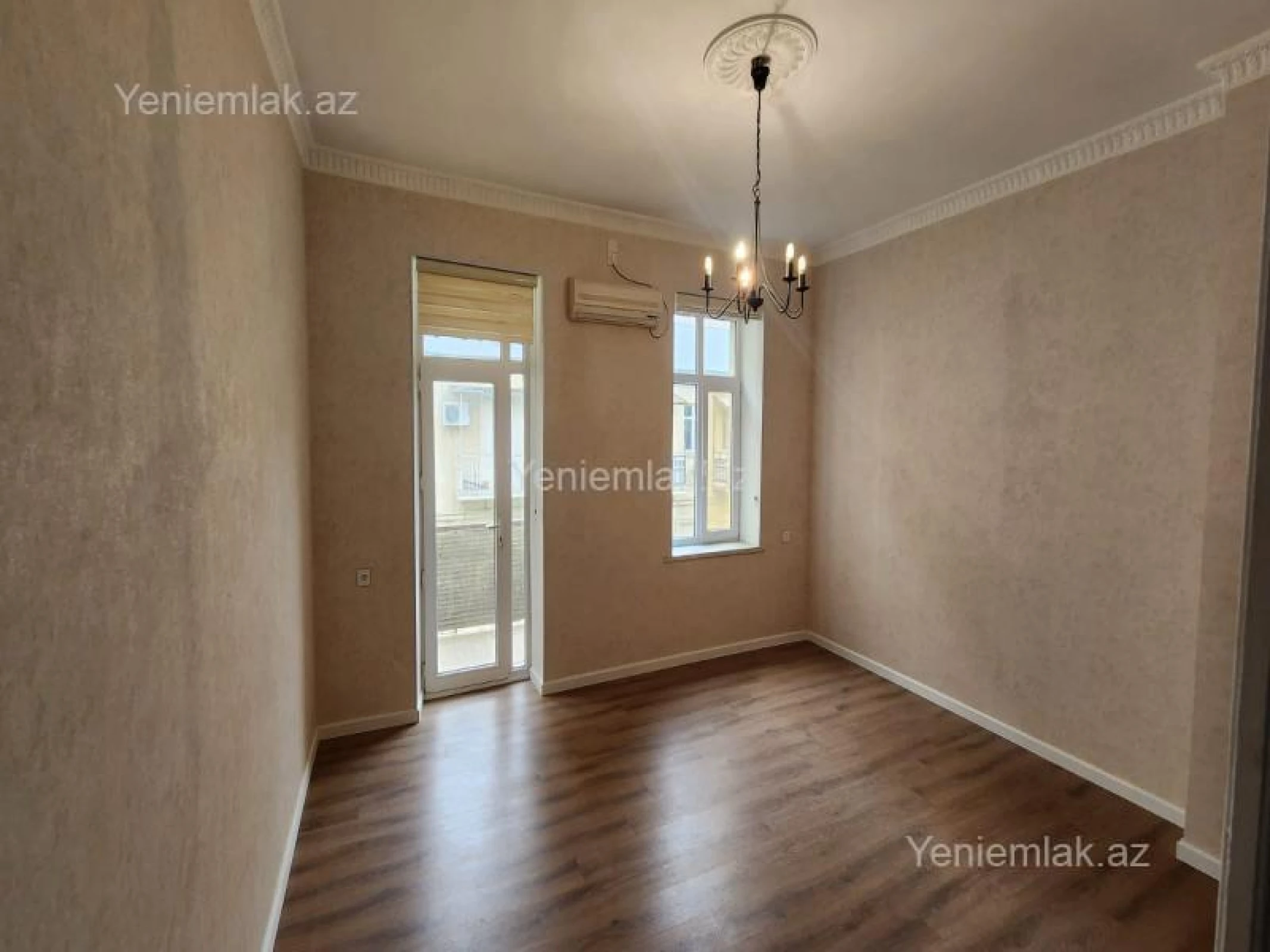 Satılır 2 otaqlı köhnə tikili 55 m²