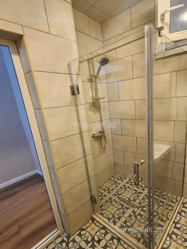 Satılır 2 otaqlı köhnə tikili 55 m²