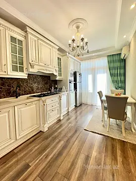 Satılır 2 otaqlı yeni tikili 70 m²