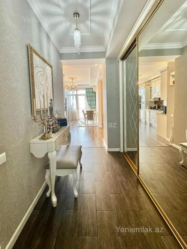 Satılır 2 otaqlı yeni tikili 70 m²