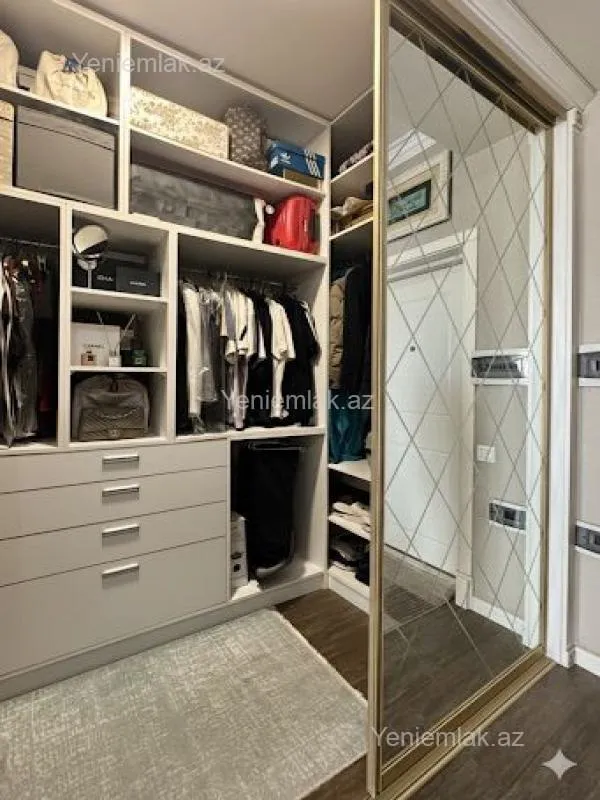 Satılır 2 otaqlı yeni tikili 70 m²