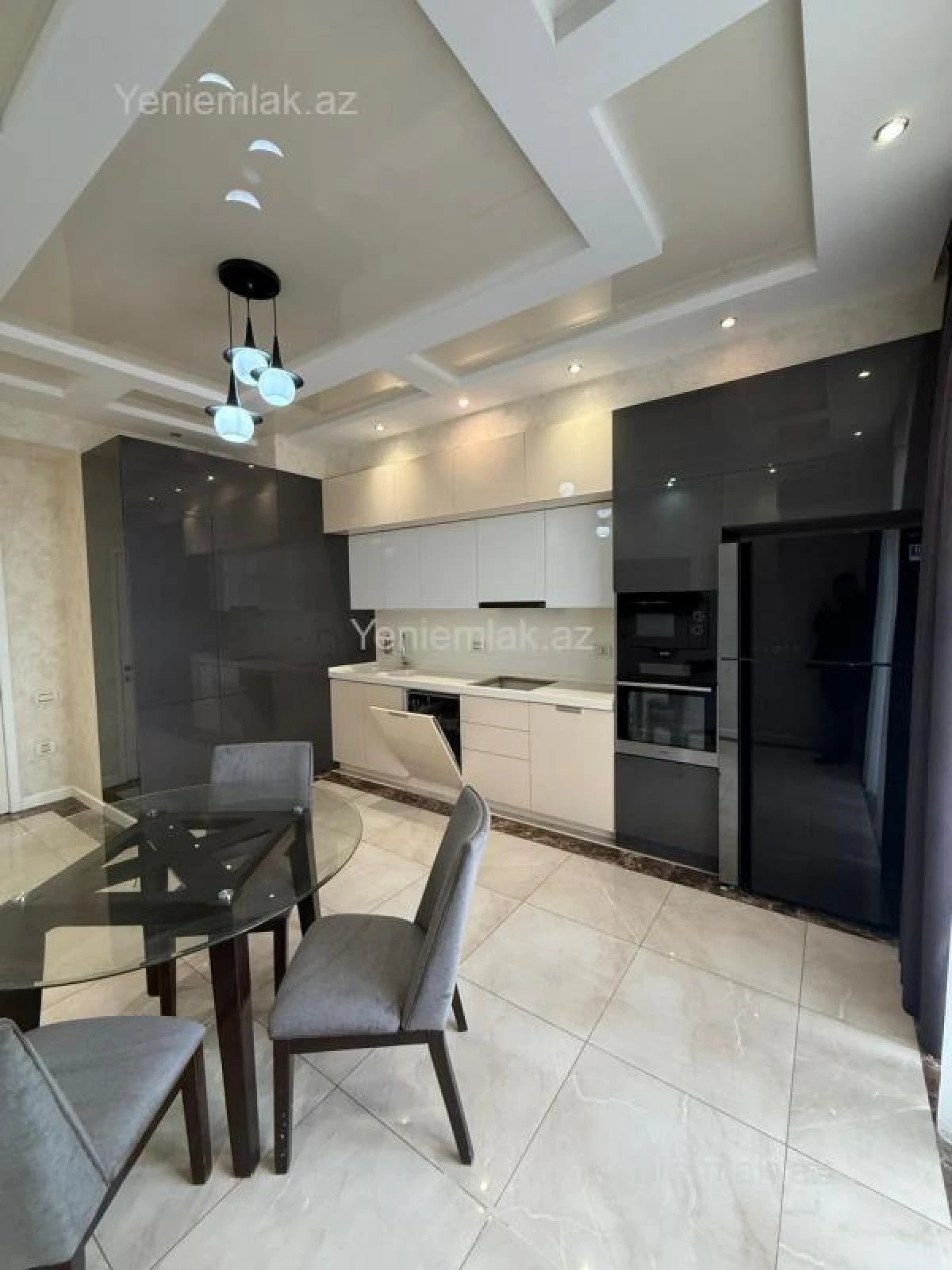 Satılır 3 otaqlı yeni tikili 130 m²