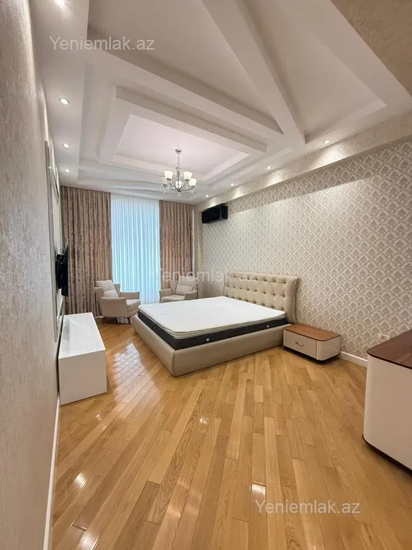 Satılır 3 otaqlı yeni tikili 130 m²