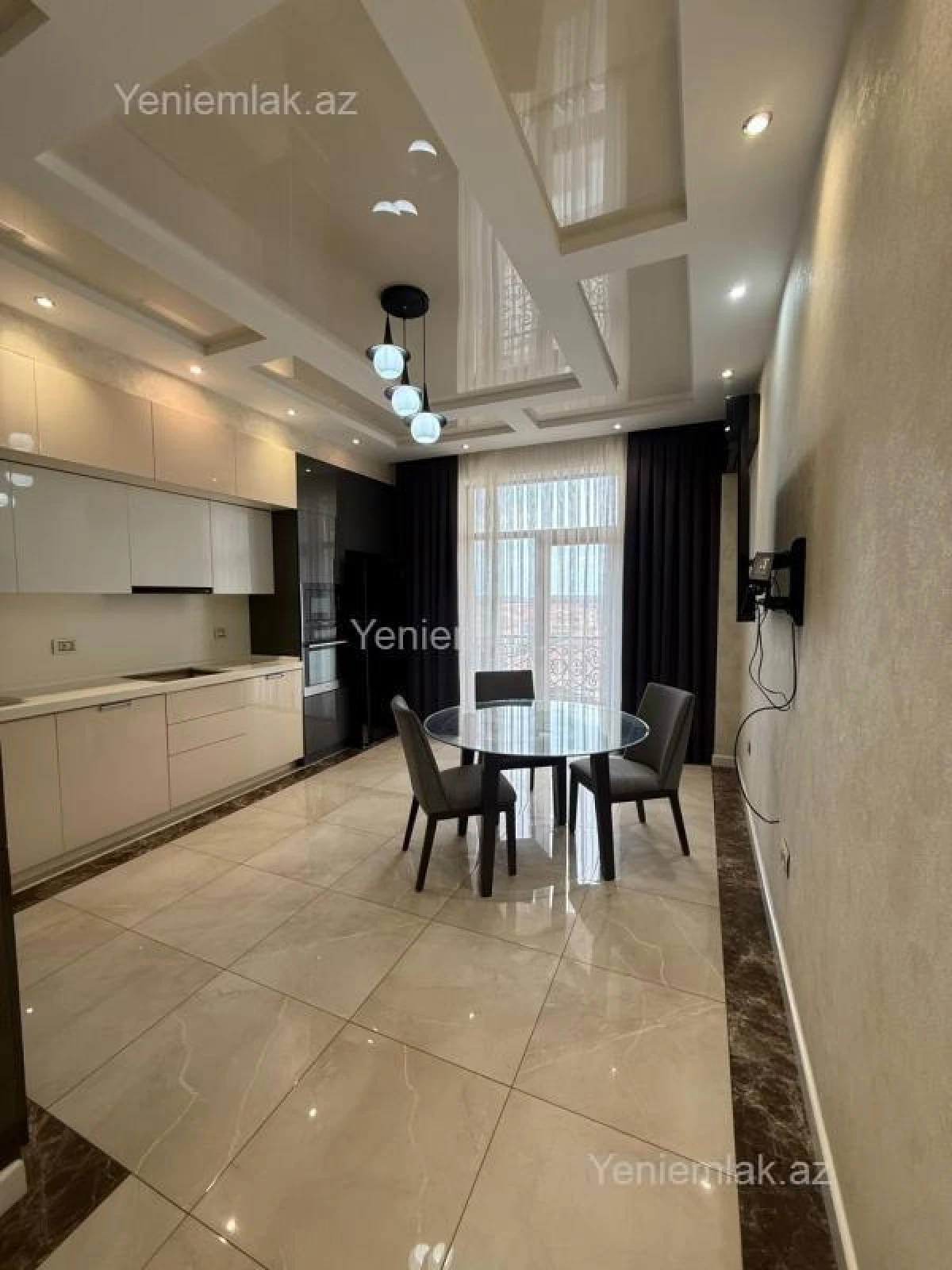 Satılır 3 otaqlı yeni tikili 130 m²