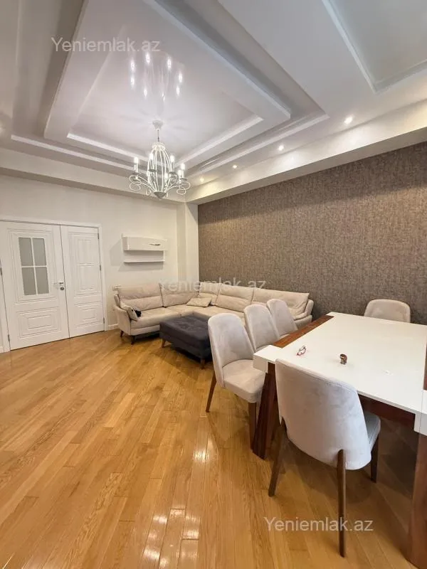 Satılır 3 otaqlı yeni tikili 130 m²