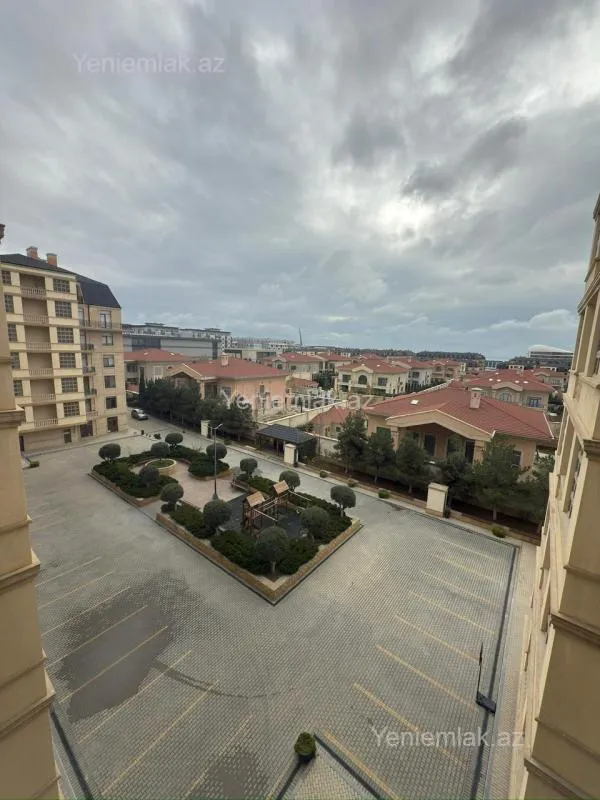 Satılır 3 otaqlı yeni tikili 130 m²