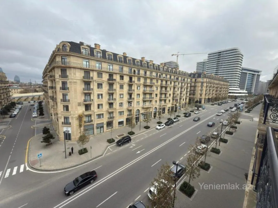 Satılır 3 otaqlı yeni tikili 130 m²