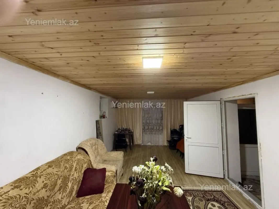 Satılır 6 otaqlı həyət evi 180 m²