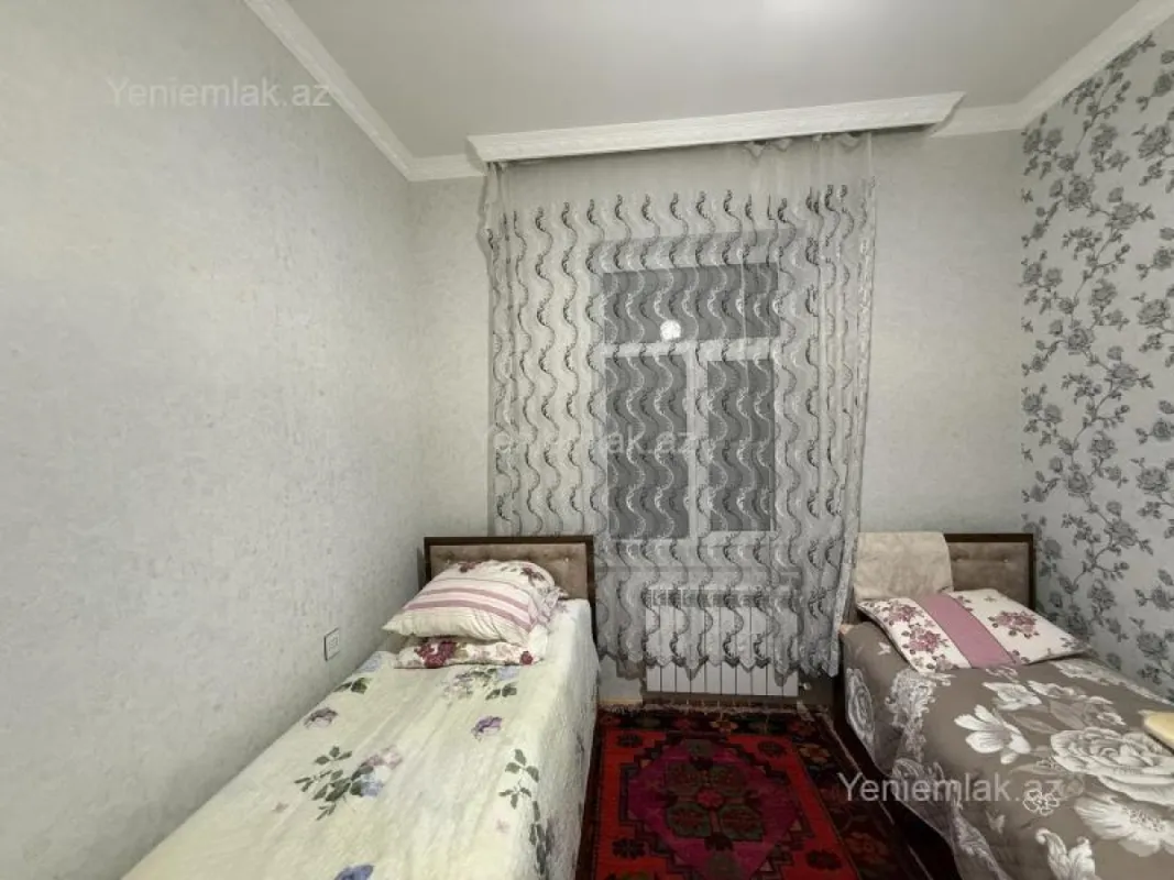 Satılır 6 otaqlı həyət evi 180 m²