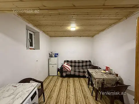 Satılır 6 otaqlı həyət evi 180 m²