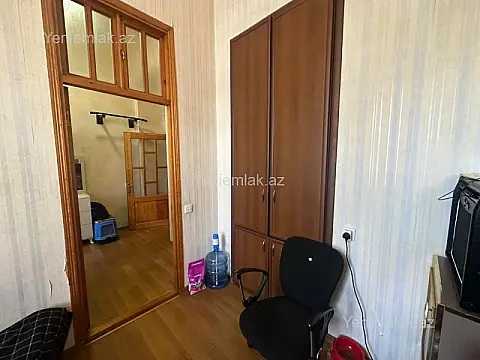 Satılır 2 otaqlı köhnə tikili 60 m²